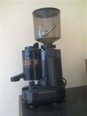 Продам профессиональную кофемолку Nuova Simonelli Rr45